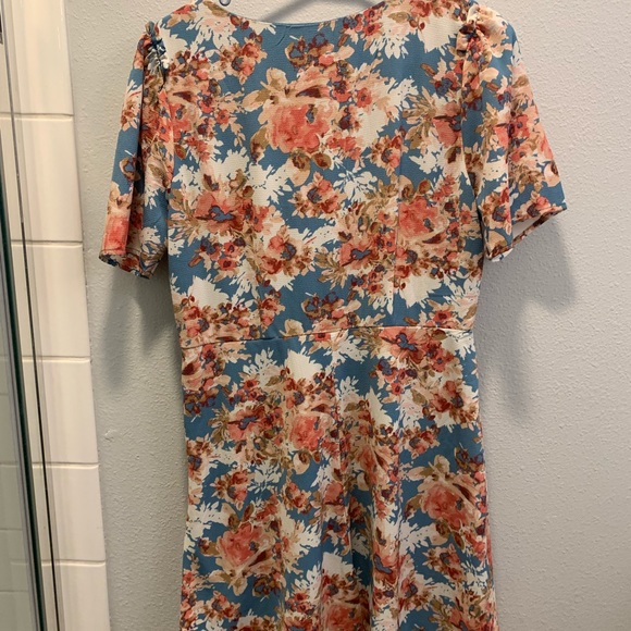 Women’s Floral Dress - Picture 3 of 3
